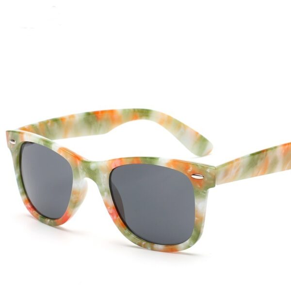 Wood Grain Classic Retro Sunglasses - Image 4