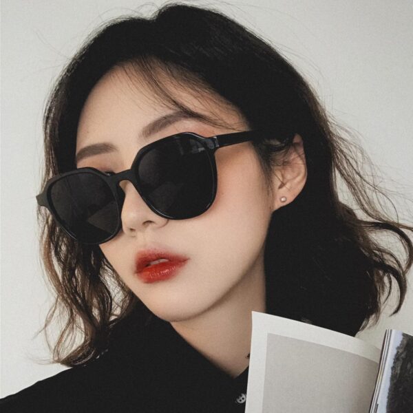 Street shot Sunglasses - Image 2