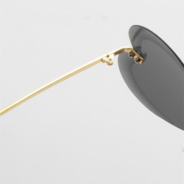 Retro Trend Love Personality Metal Sunglasses - Image 10