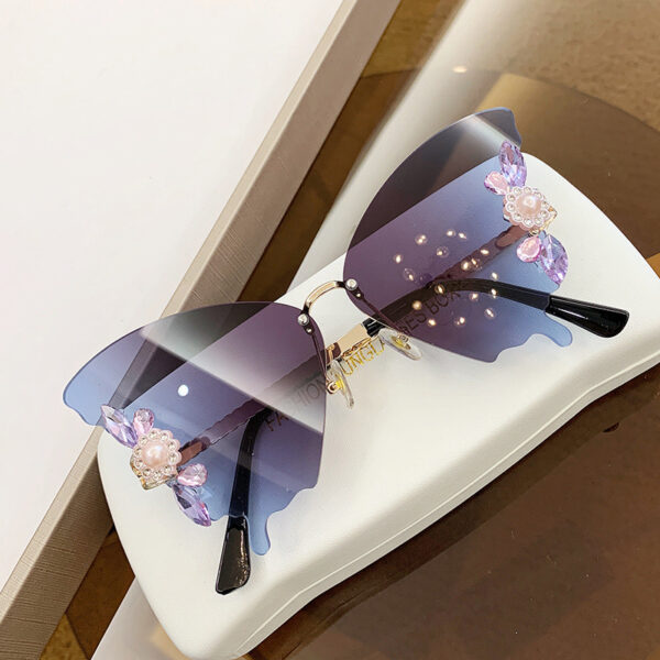 Diamond-encrusted Butterfly Shape Sunglasses - Image 5