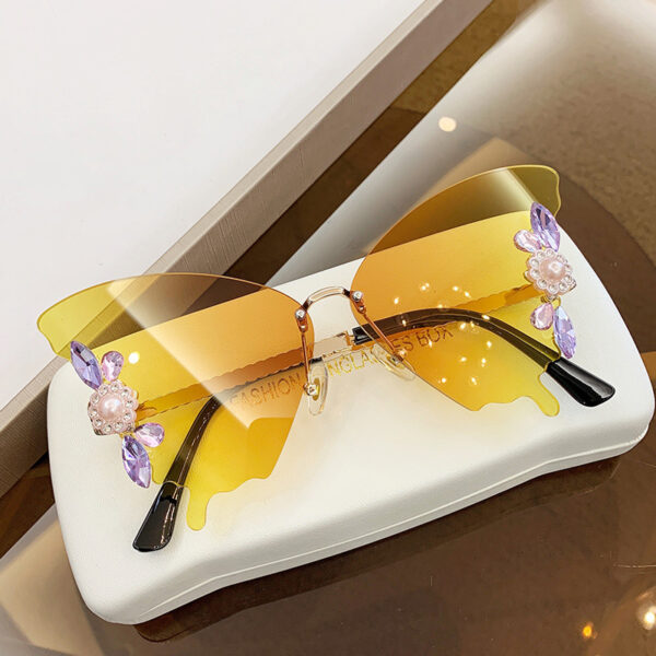 Diamond-encrusted Butterfly Shape Sunglasses - Image 4