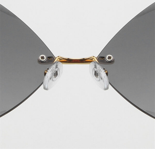 Retro Trend Love Personality Metal Sunglasses - Image 9