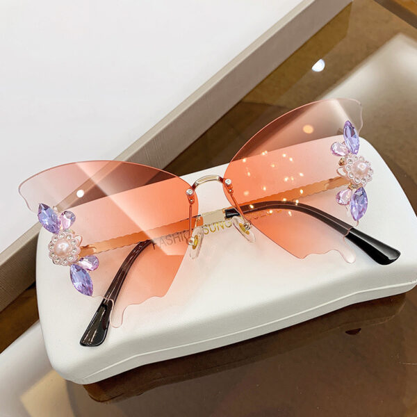 Diamond-encrusted Butterfly Shape Sunglasses - Image 6
