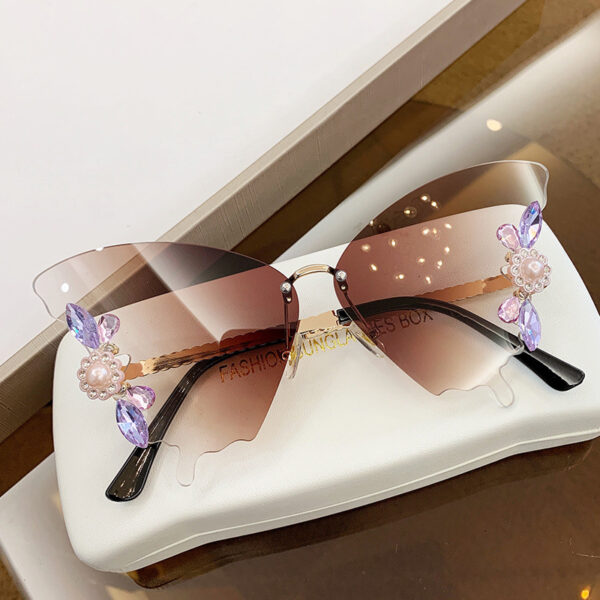 Diamond-encrusted Butterfly Shape Sunglasses - Image 3