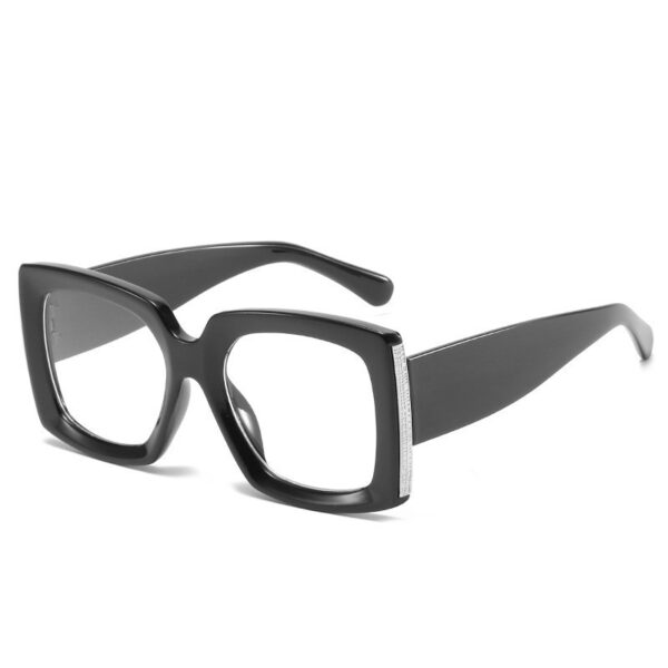 Trendy Large Frame Sunglasses - Image 6