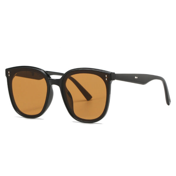 Casual and charming Sunglasses for men - Image 7