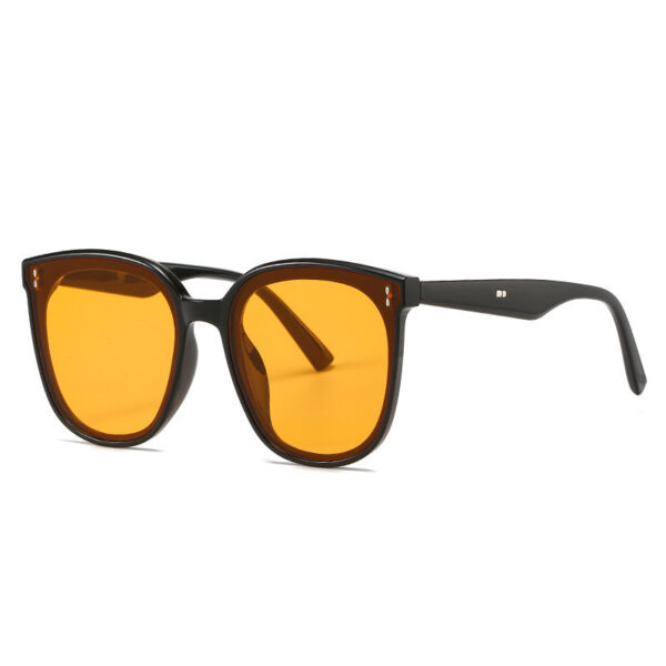 Casual and charming Sunglasses for men - Image 5